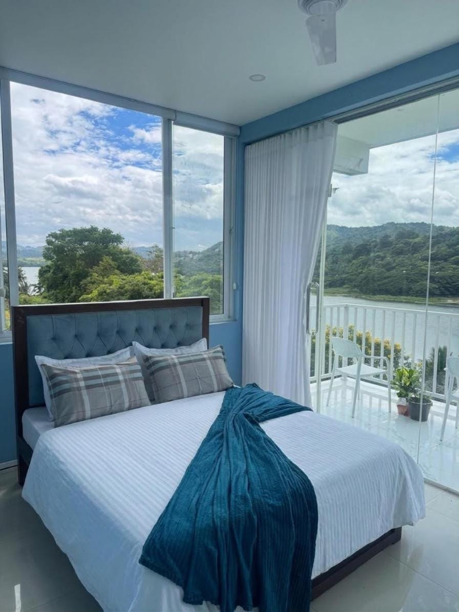 Natural landscape, Balcony/Terrace, Mountain view, River view