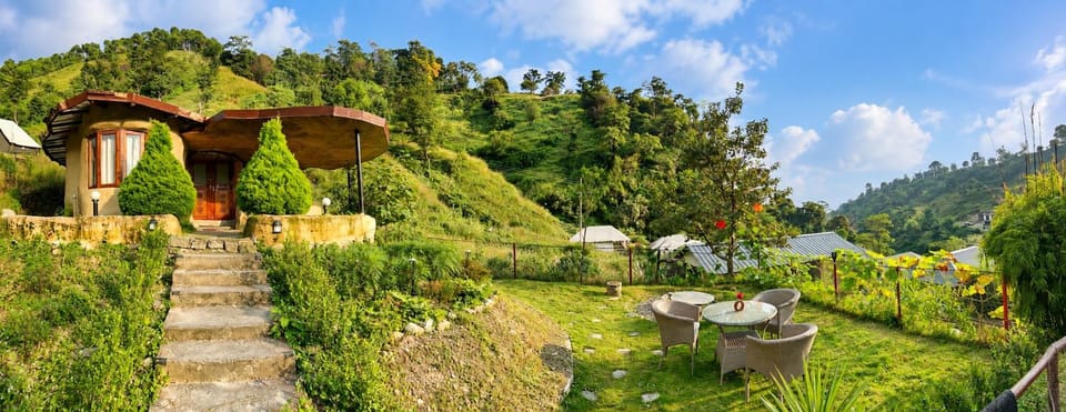 Trika Stays And Cafe Cob House Bir Himachal Pradesh Vacation rental in Himachal Pradesh
