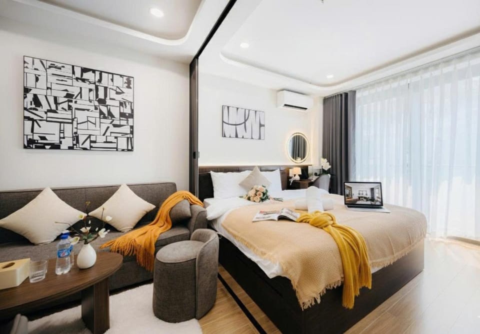 Wisteria Living - Stylish Hanoi Stay Apartment in Hanoi