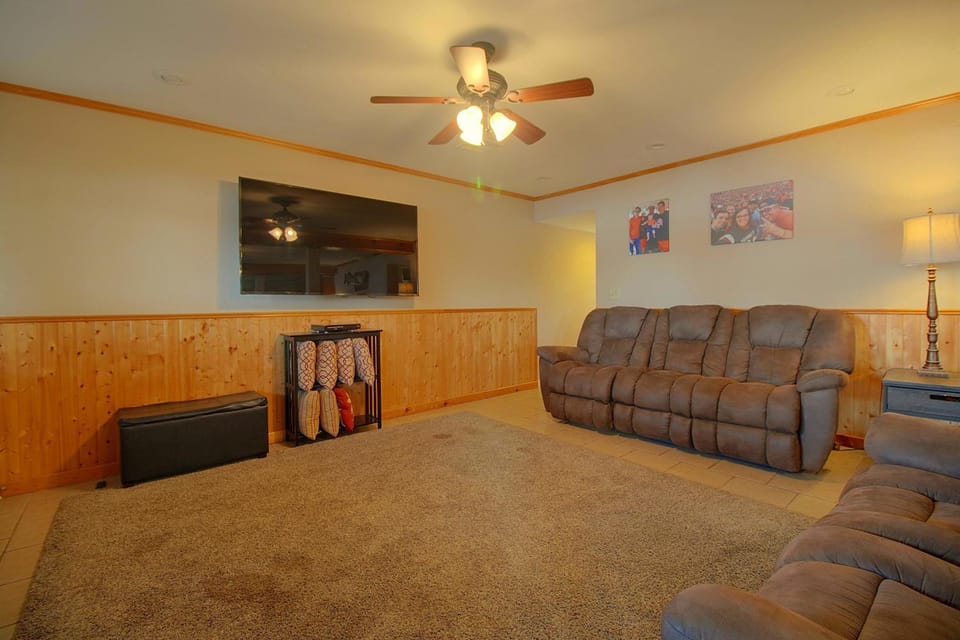 Lakefront Home w/ Dock & Views in Grove House in Grove