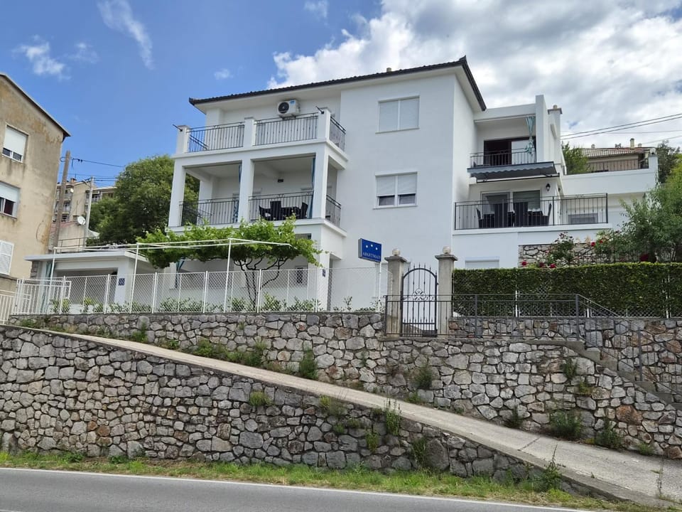 Property building, Location