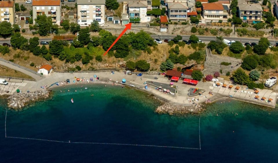 Property building, Location