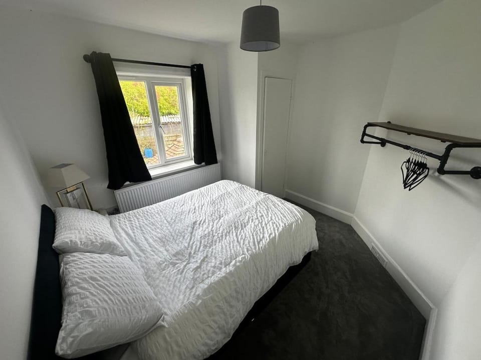 3-Bed Semi Bordering Staffs, Shropshire & Cheshire House in England