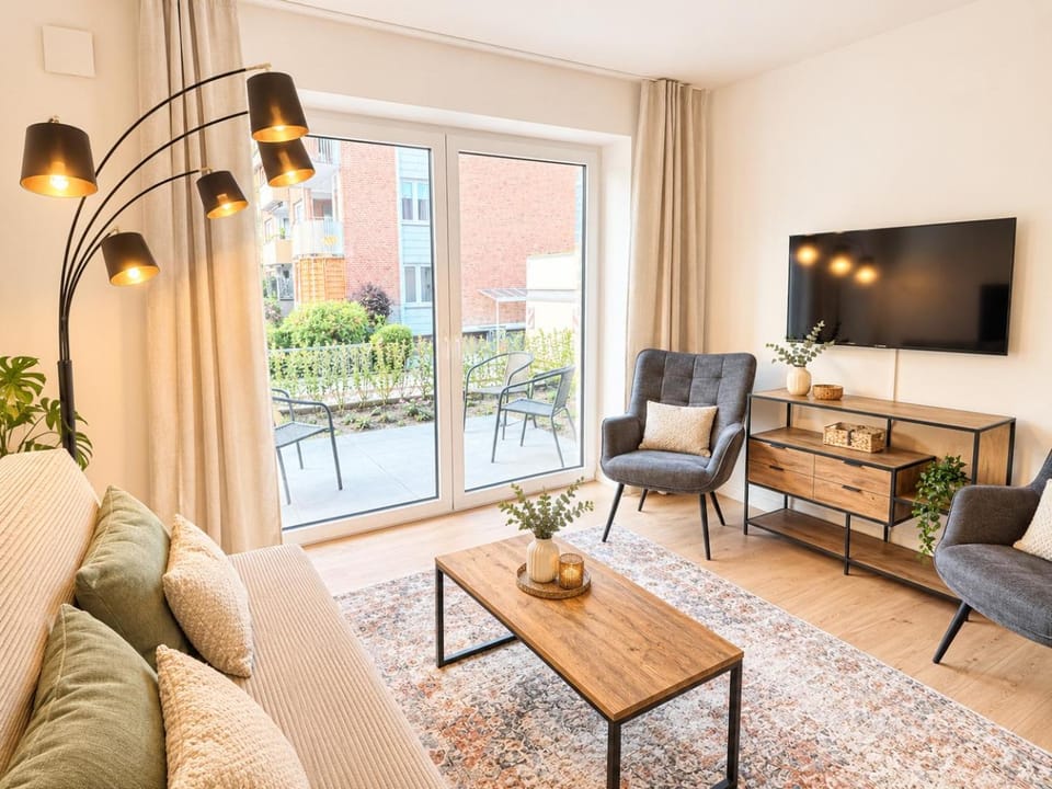 TV and multimedia, Balcony/Terrace, Living room, Evening entertainment