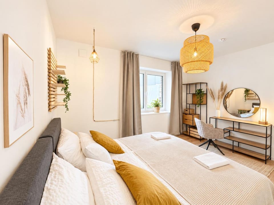 Bed, Photo of the whole room, Bedroom