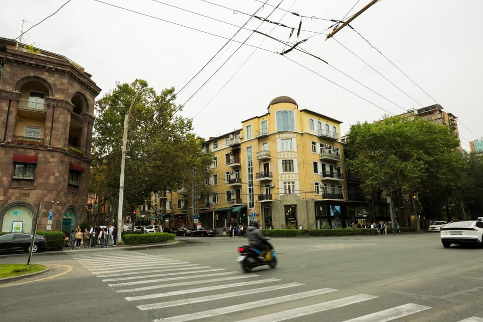 Neighbourhood, Street view