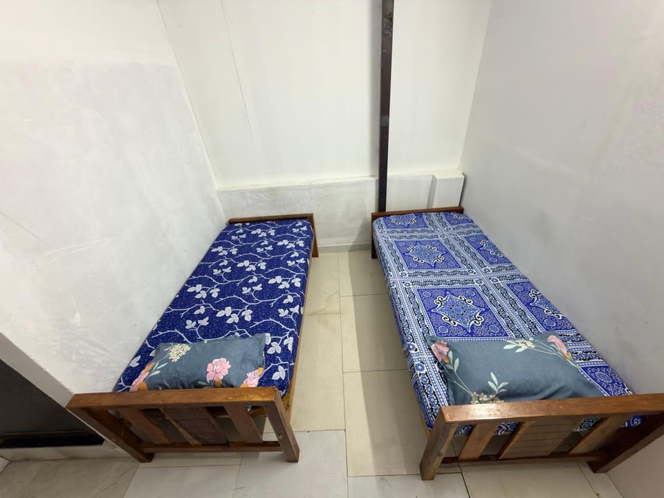 Double bed single bedroom Bed and Breakfast in Thiruvananthapuram