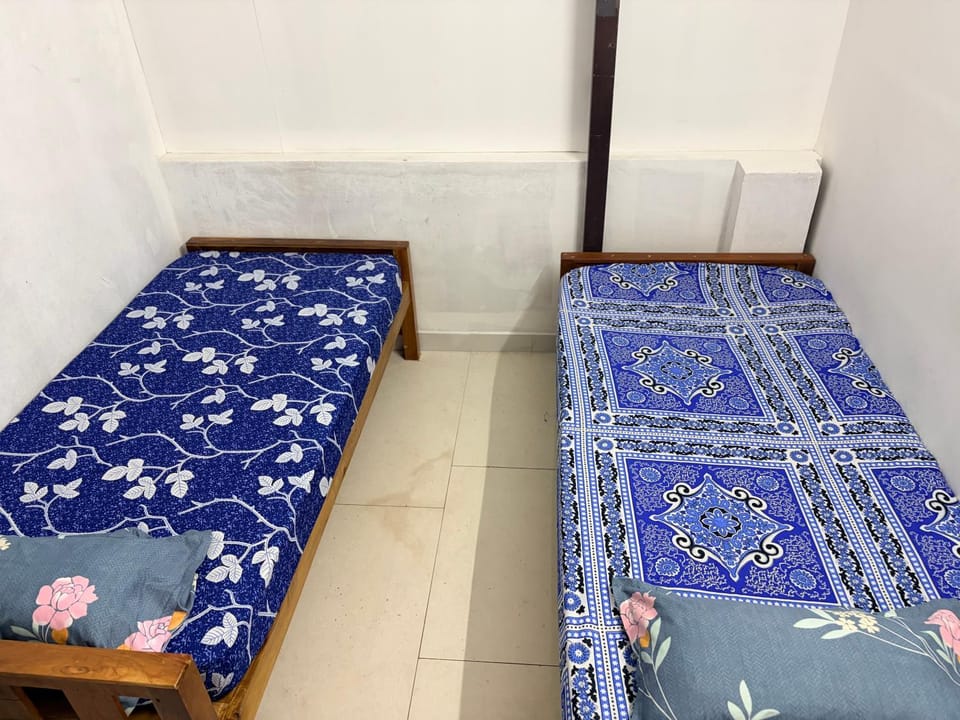 Double bed single bedroom Bed and Breakfast in Thiruvananthapuram