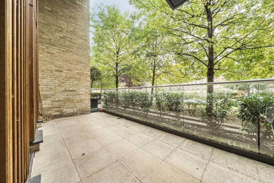 Nice apartment 3 bedrooms in SE16 Apartment in London Borough of Southwark