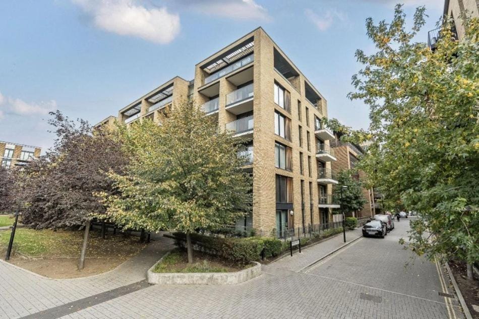 Nice apartment 3 bedrooms in SE16 Apartment in London Borough of Southwark