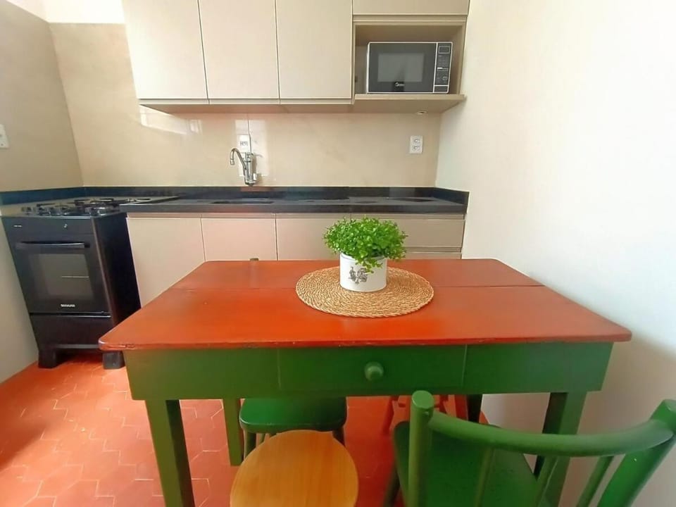 Kitchen or kitchenette, Dining area, microwave, oven, stove