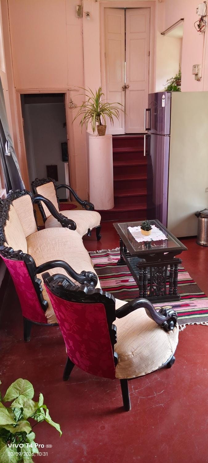 Gupta Kuthi Peaceful Ballygunge Home with Terrace Vacation rental in Kolkata