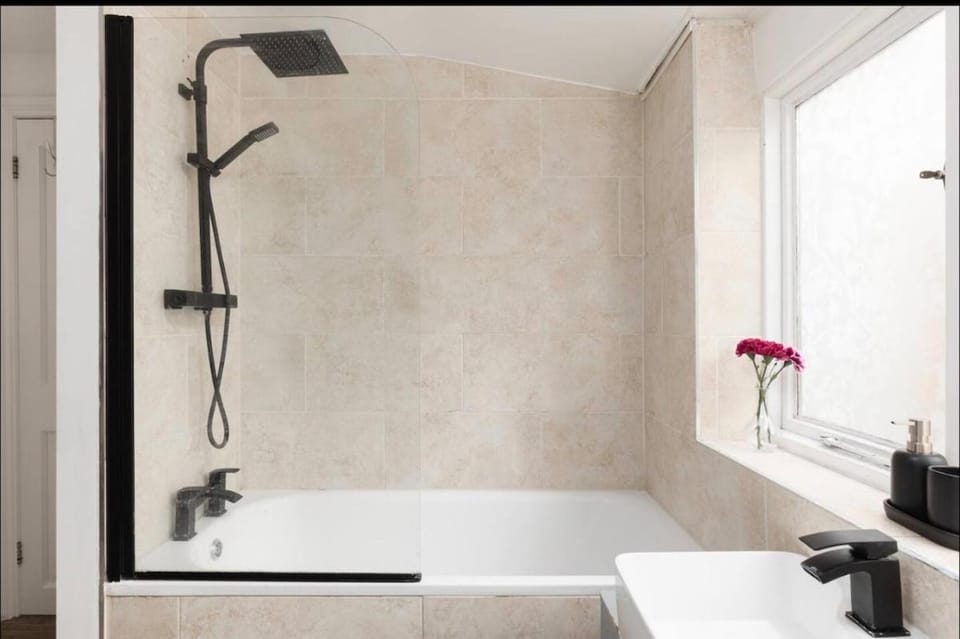 Shower, Bathroom, Bath, towels