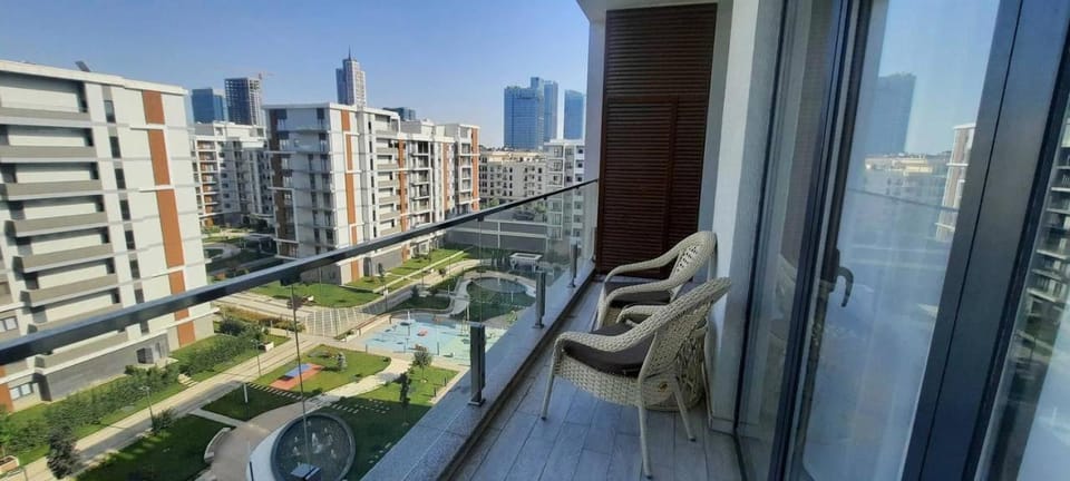 Property building, Communal lounge/ TV room, Day, View (from property/room), Balcony/Terrace, Evening entertainment, City view