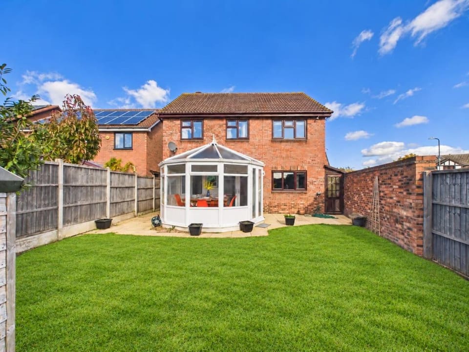 NEW Evesham Home By Signature Stays - Parking - Sleeps 10 Apartment in Evesham