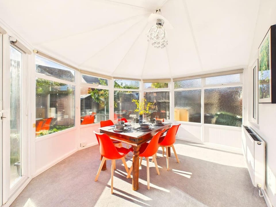 NEW Evesham Home By Signature Stays - Parking - Sleeps 10 Apartment in Evesham