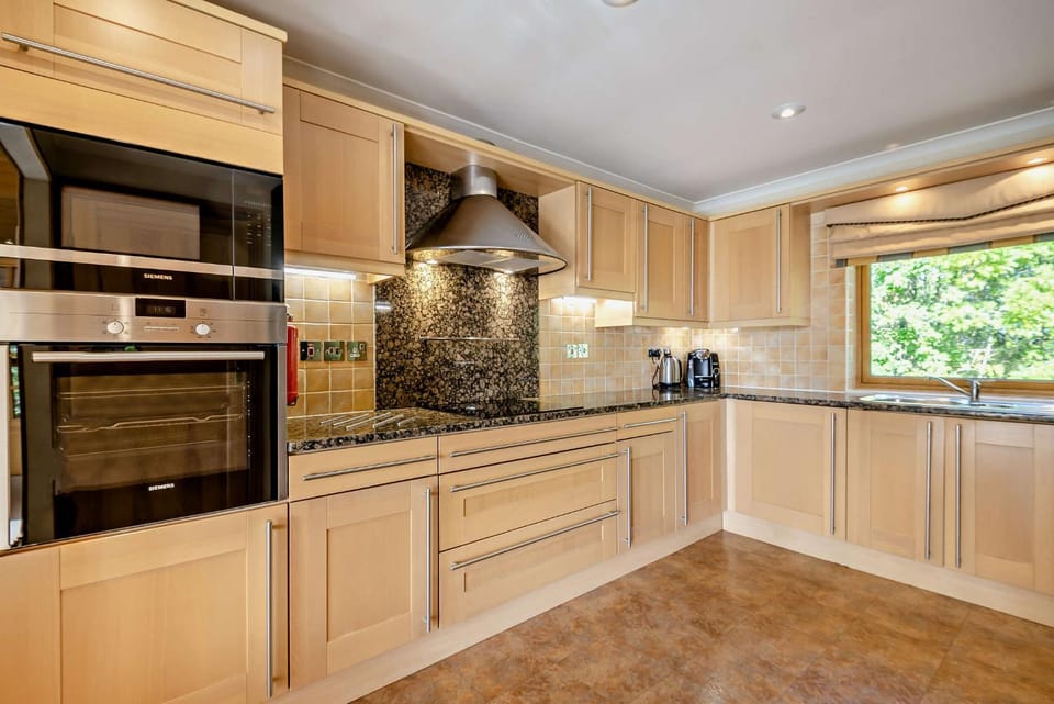 Kitchen or kitchenette, dishwasher