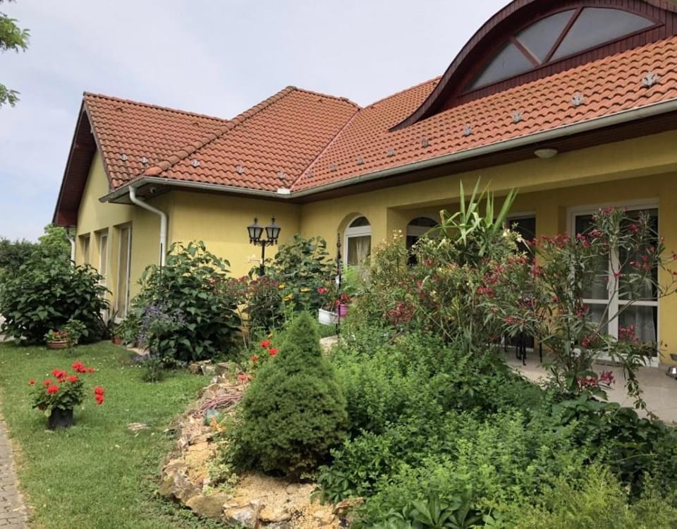 Czifra vendégház Villa in Hungary