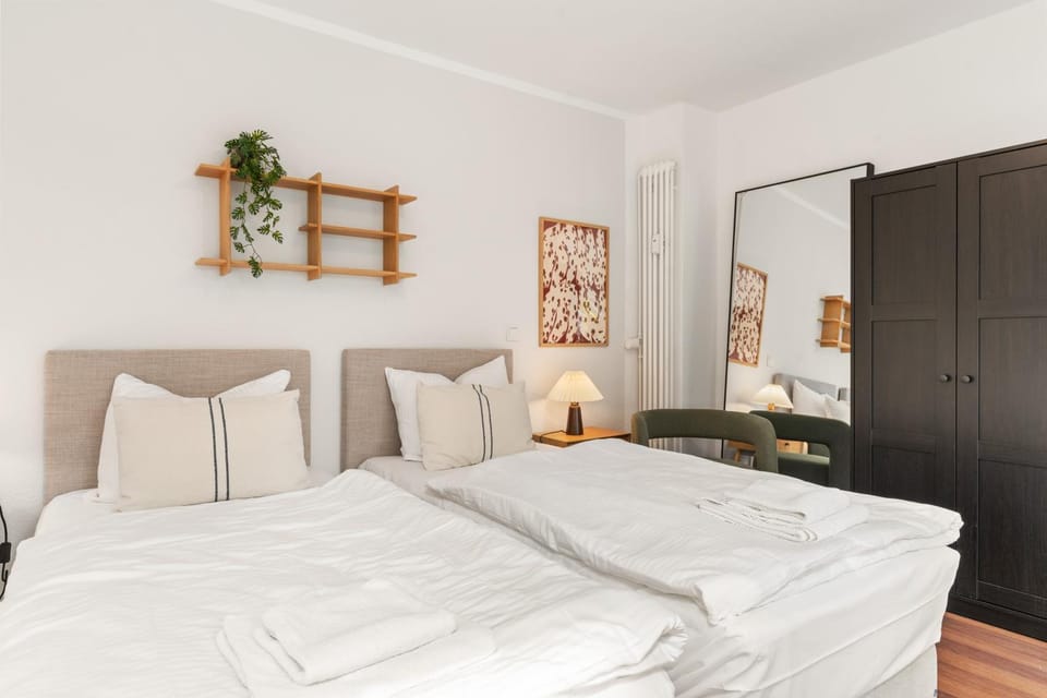Bed, Photo of the whole room, Bedroom, wardrobe