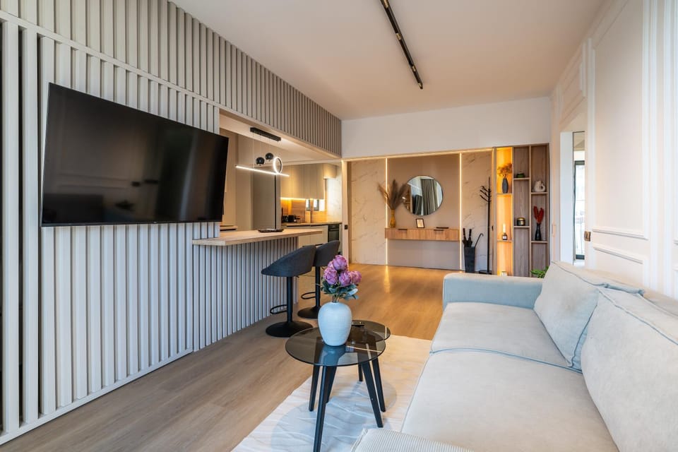 Parisian Design - Modern 2BR Flat Apartment in Bucharest