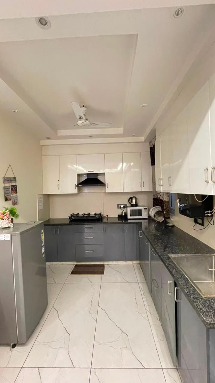 Paradise Apartment 3BHK 3 Washrooms Kitchen Parking Lift Tapovan Apartment in Rishikesh