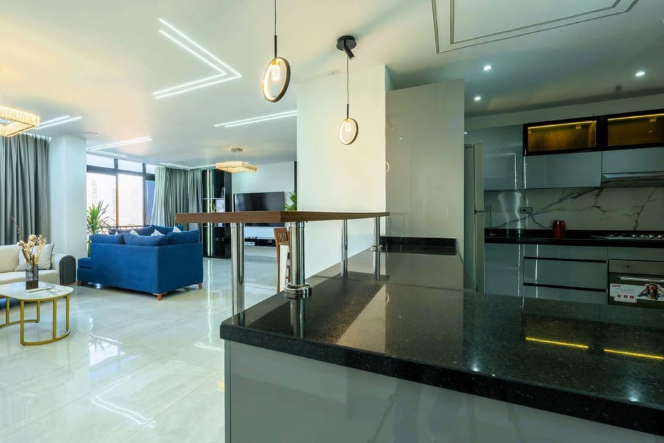 Kitchen or kitchenette, Living room, Seating area, minibar, stove