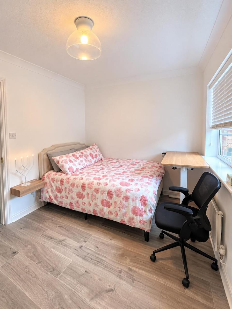 Two Spacious Ensuite Bedrooms near Newcastle Centre with Free Parking and Pets Welcome Apartment in Gateshead