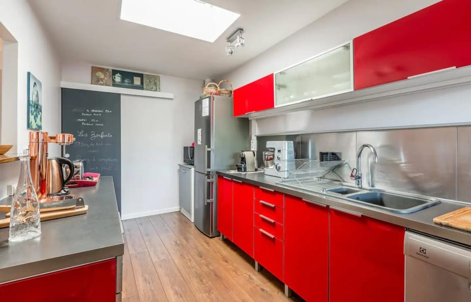 Kitchen or kitchenette, Living room