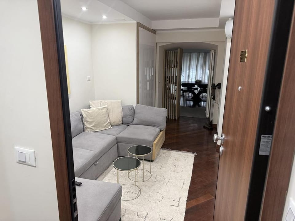Casa Raffa Calacatta 2 bedrooms, fiber Wi-Fi, Center City Apartment in Turin