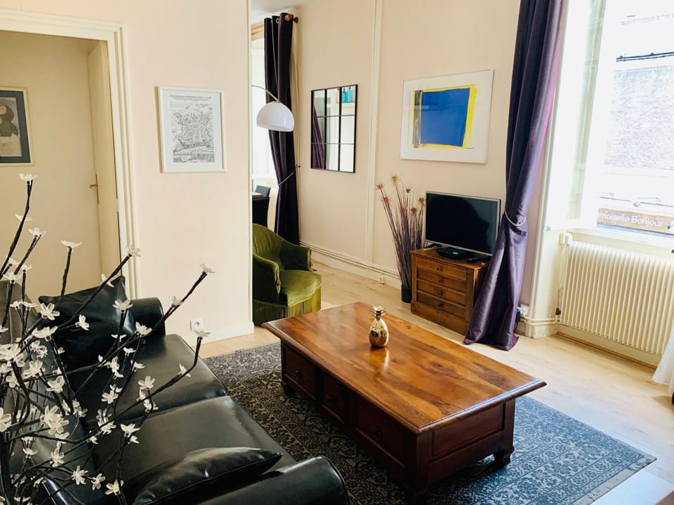 Property building, Living room