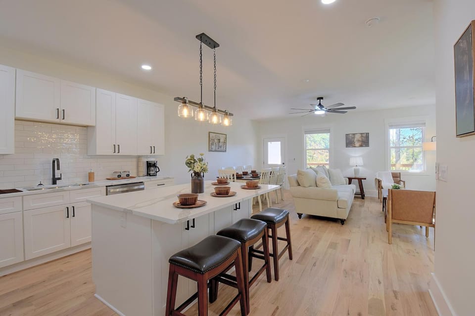 Shop, Dine, Explore Dtwn! Group Getaway in Helen House in Helen