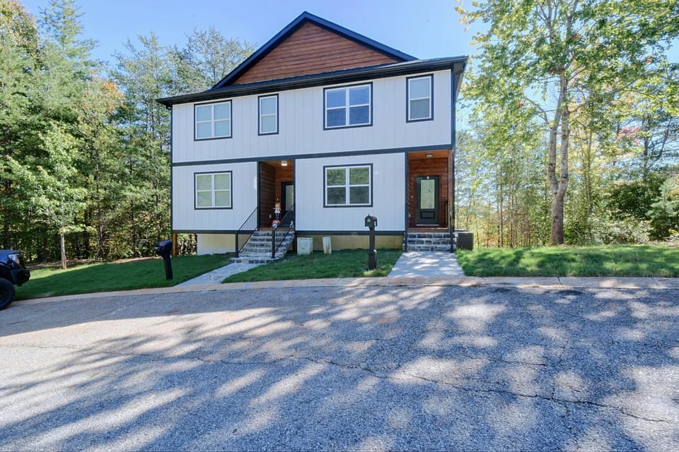 Shop, Dine, Explore Dtwn! Group Getaway in Helen House in Helen