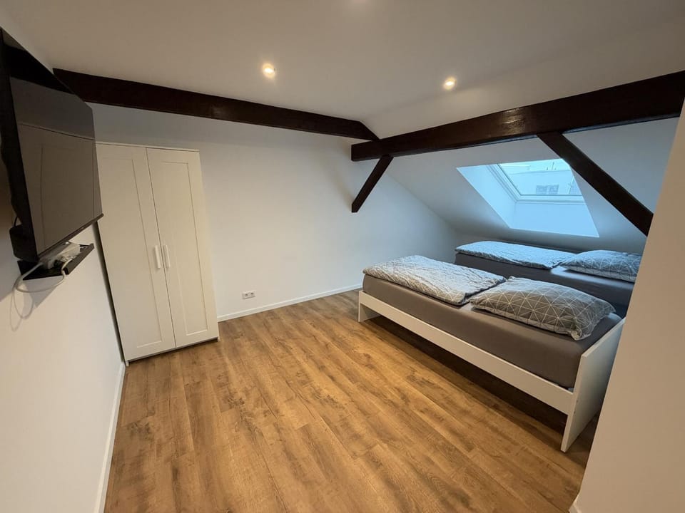 B40 4OG - Apartment for 8 in Solingen Apartment in Wuppertal