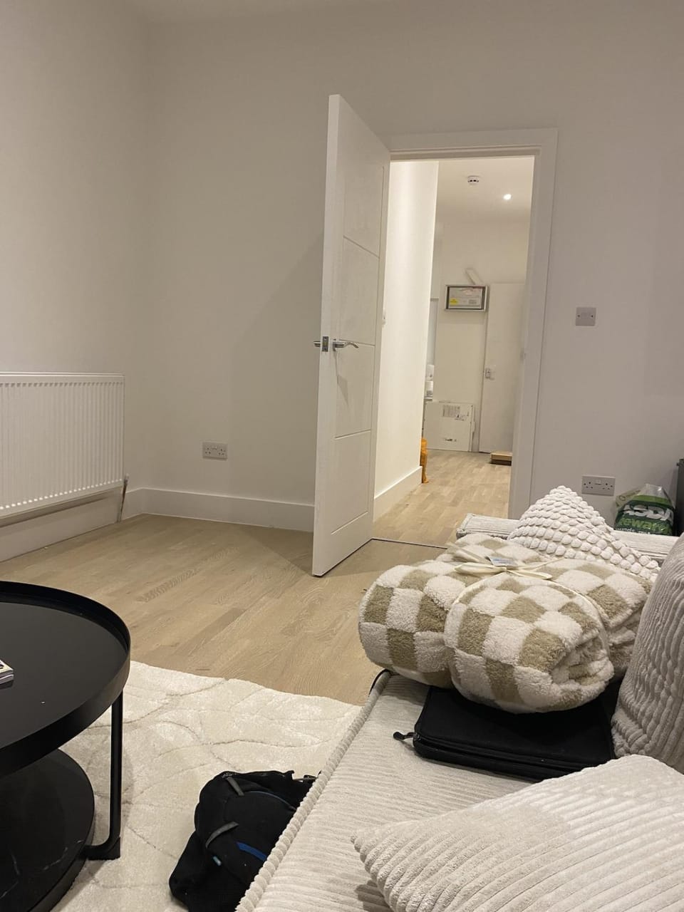 Cosy 2 bed, opposite Ealing Common Apartment in London Borough of Ealing