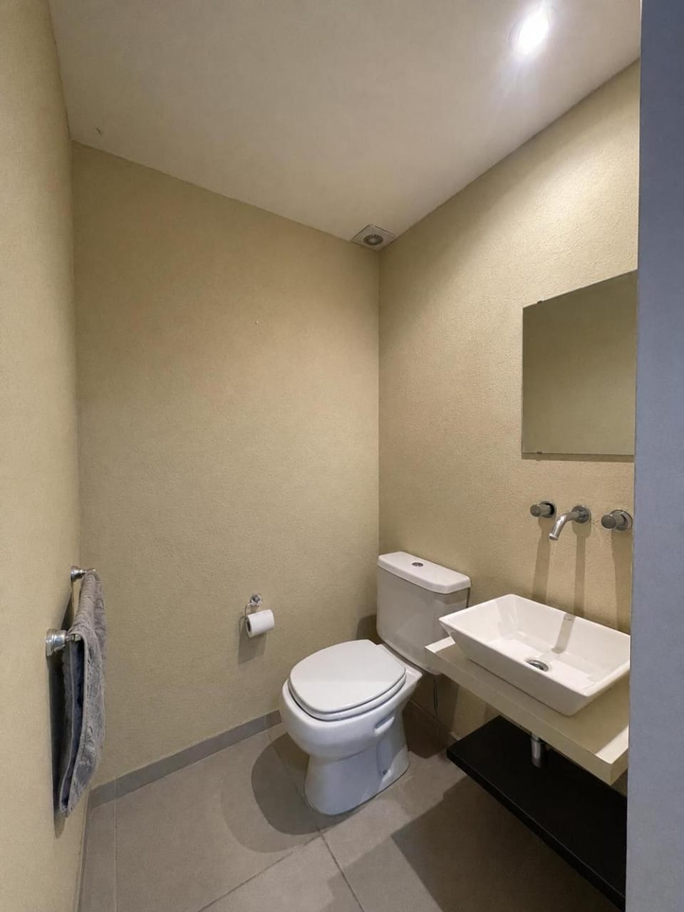 Toilet, Bathroom, towels