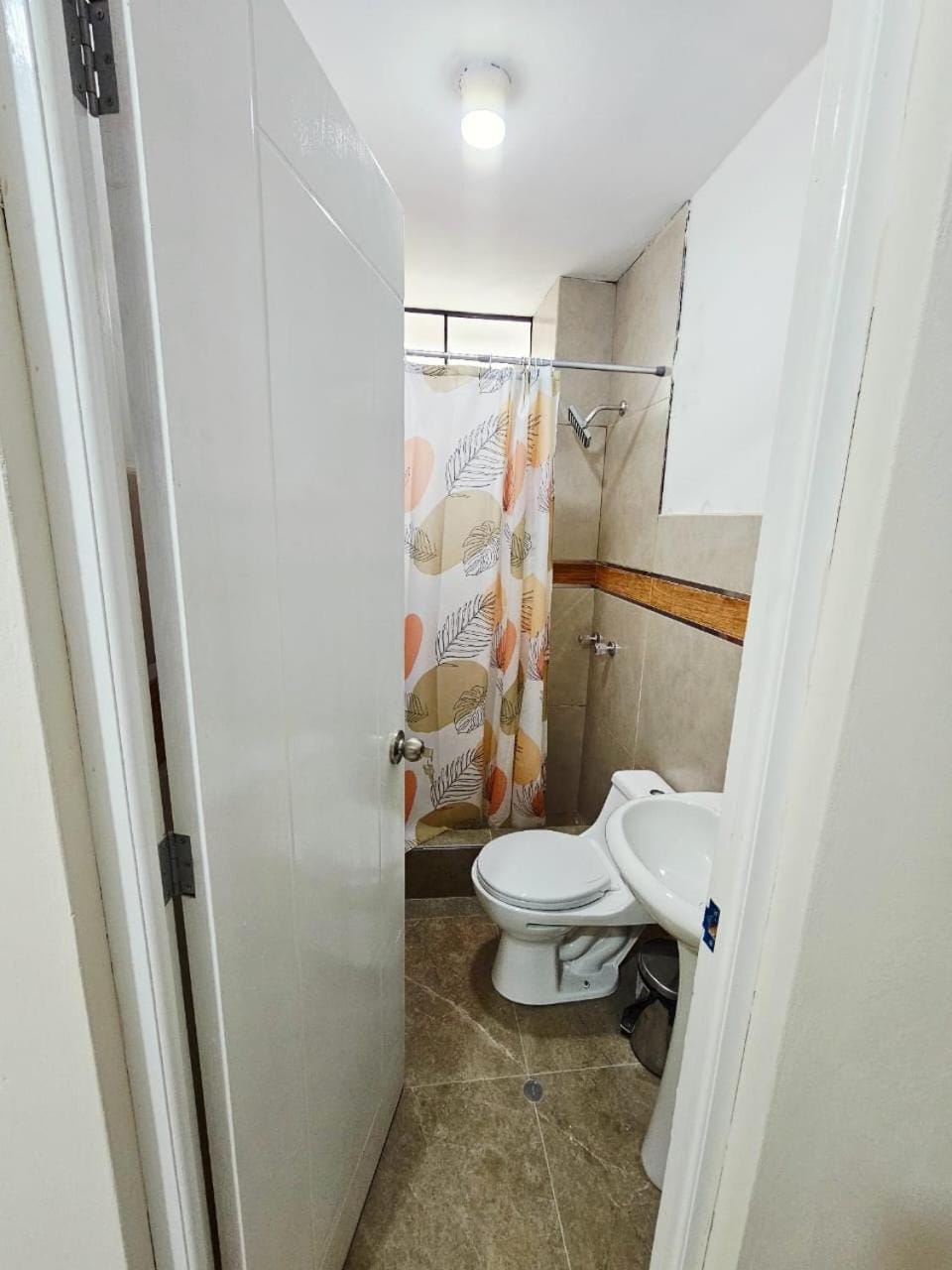 Cómoda habitación independiente con baño Apartment in Ica