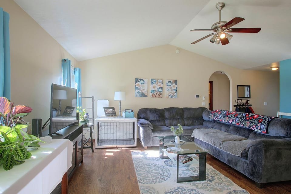 10 Mi to Coeur d'Alene! Quiet Extended Escape House in Post Falls