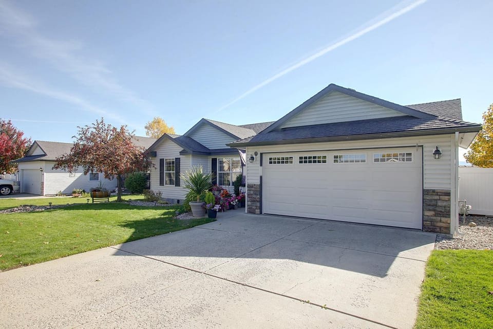 10 Mi to Coeur d'Alene! Quiet Extended Escape House in Post Falls