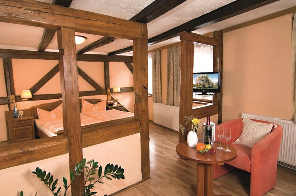 Photo of the whole room, Seating area