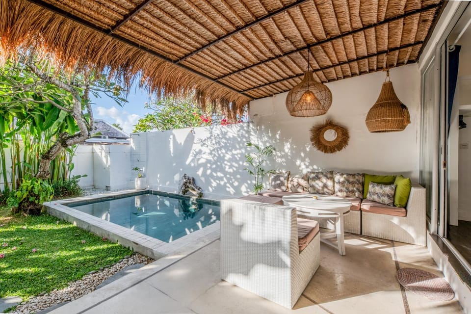 Balcony/Terrace, Balcony/Terrace, Seating area, Pool view, Pool view