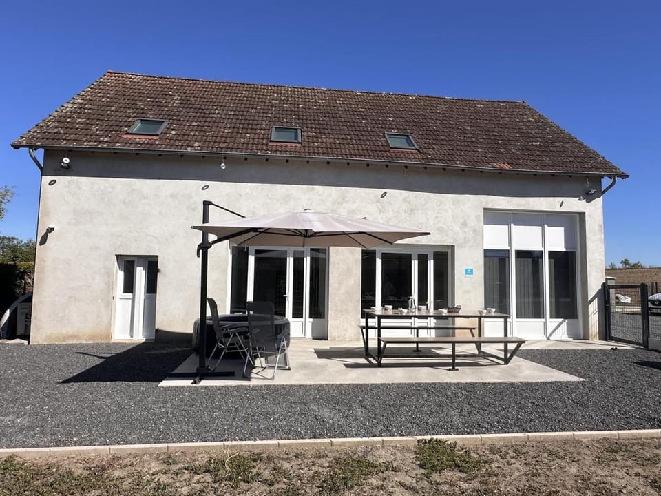 Gîte avec animaux admis, climatisation - 15 pers. - FR-1-489-654 Apartment in Auvergne-Rhône-Alpes