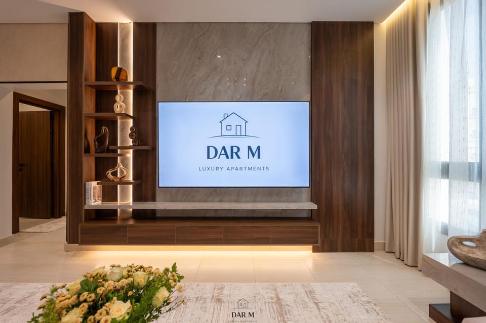 Luxury 2BR Residence & 85 TV Alnaeem Apartment in Jeddah