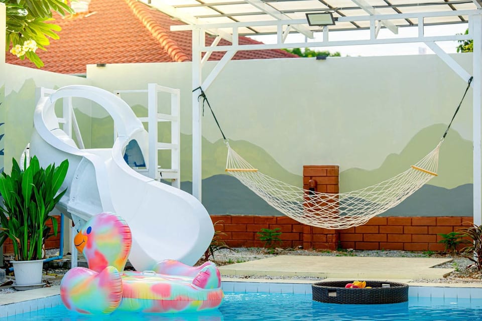 Swimming pool, cot