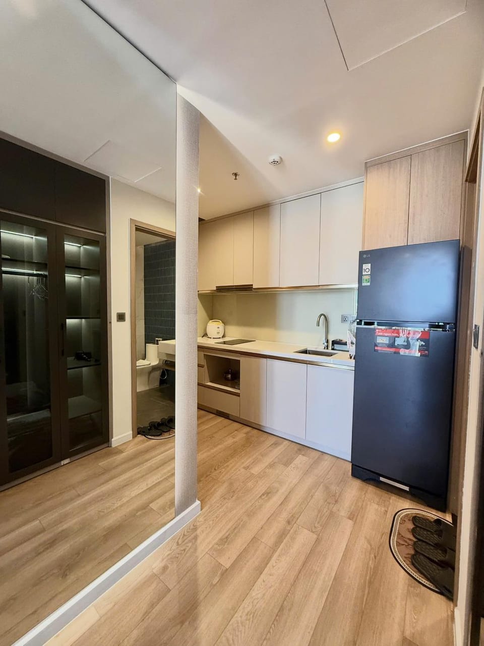 Kitchen or kitchenette, stove