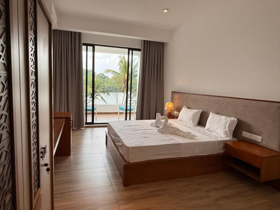 Waters Edge Hotel in Southern Province