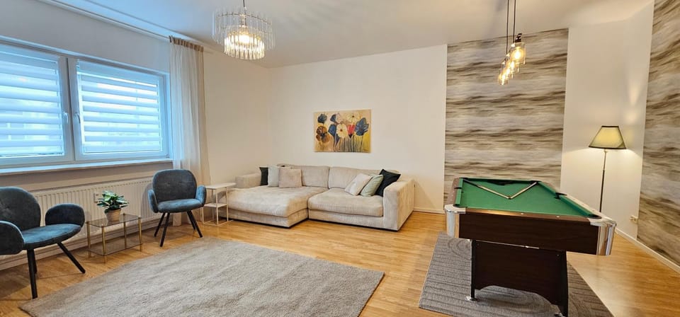 Billiard, Game Room, Living room, Seating area