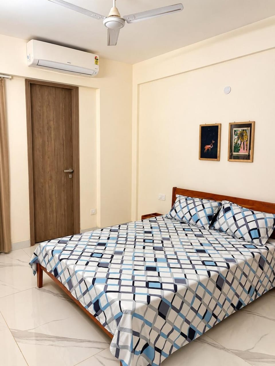Stylish 3BHK Retreat with Balcony and PS5 Gurgaon Apartment in Gurugram