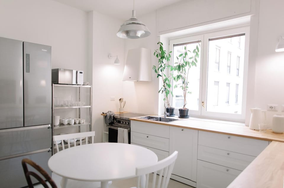Kitchen or kitchenette, Dining area, microwave, oven, pet friendly, stove