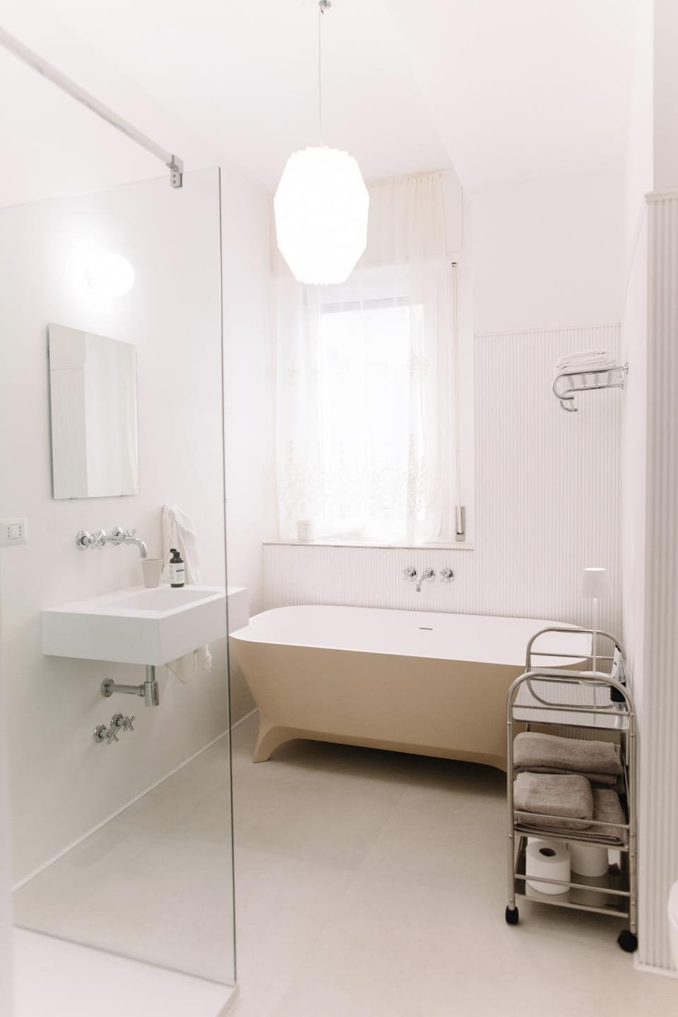Shower, Bathroom, Bath, internet, pet friendly, towels, air conditioner