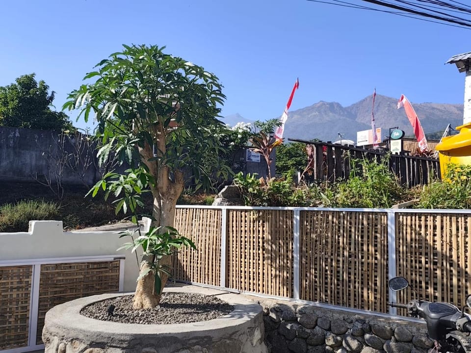 Tetep Tentrem Senaru Hostel in West Nusa Tenggara, Indonesia